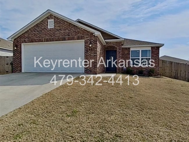 Stylish 3 Bed / 2 Bath with Open Layout & Backyard Retreat - Stylish 3 Bed / 2 Bath with Open Layout & Backyard Retreat House