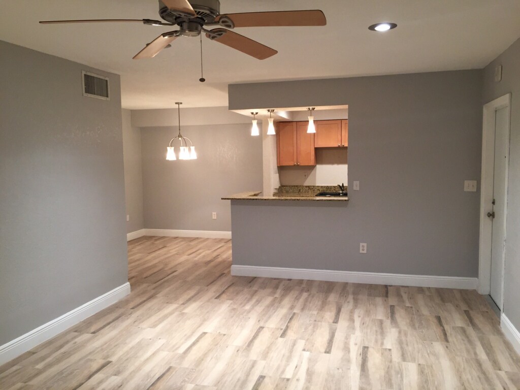 Sala de estar - 7953 SW 104th St