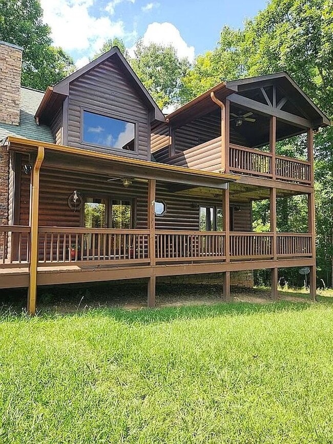 Building Photo - 161 Clay Dr