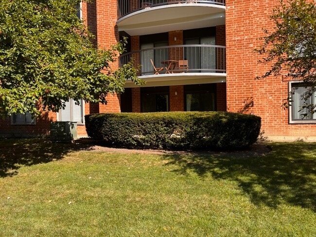 Foto del edificio - 1415 E Central Rd