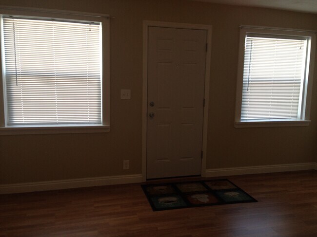 Foto del edificio - 935 Hayes N Ave