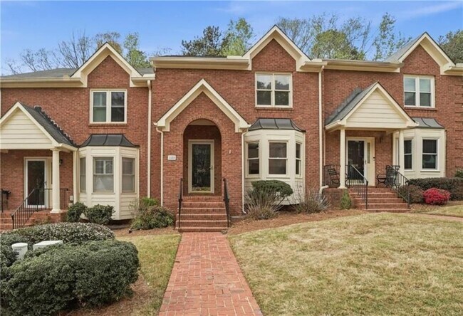 Building Photo - 2600 Holcomb Springs Dr