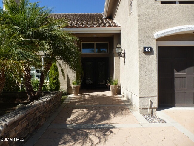 Foto del edificio - 48 Golden Glen Dr