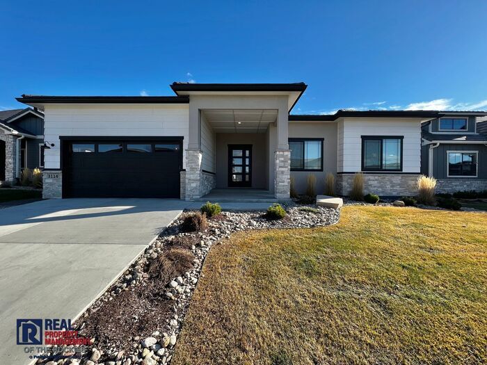 Primary Photo - Gorgeous 4 bed 3 bath + Office home locate...