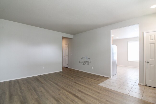 Building Photo - 3 Bedroom, 2 Bath Home in Pasco