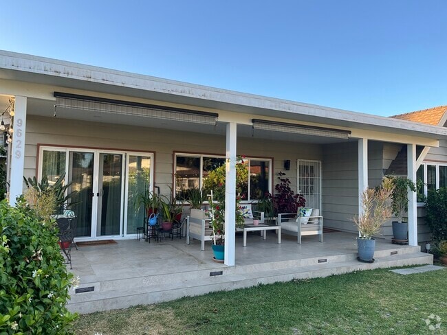 Building Photo - 9629 E Camino Real Ave