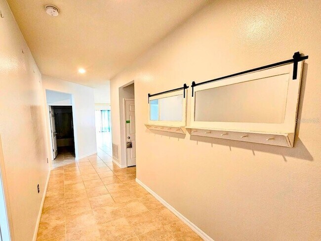 Foto del edificio - 8594 Rindge Rd