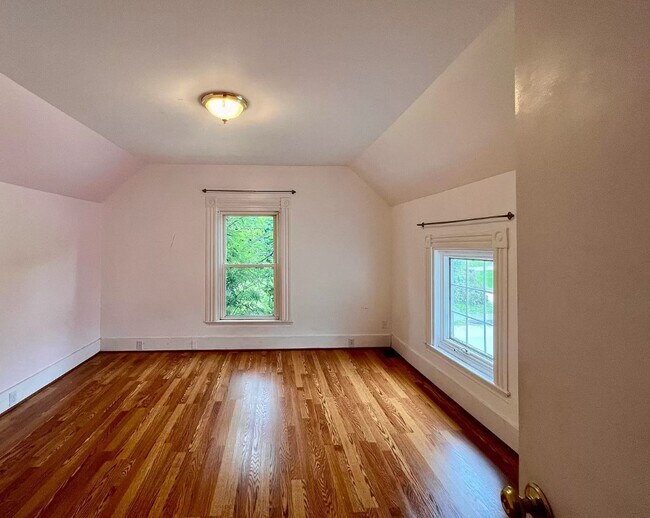 Building Photo - 3833 Old Joseph Rd