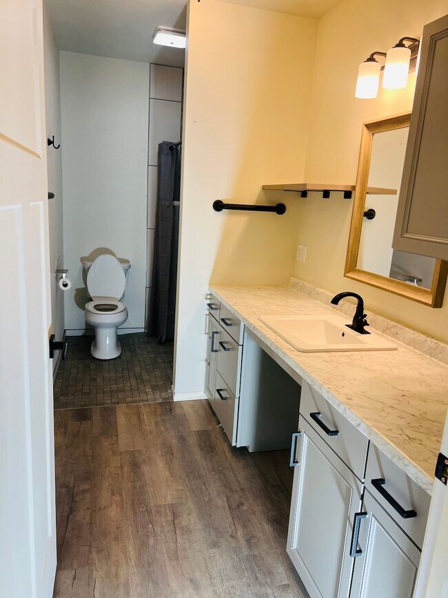 Foto del edificio - 100 Forest St