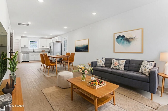 Building Photo - 18 Catawba Ave