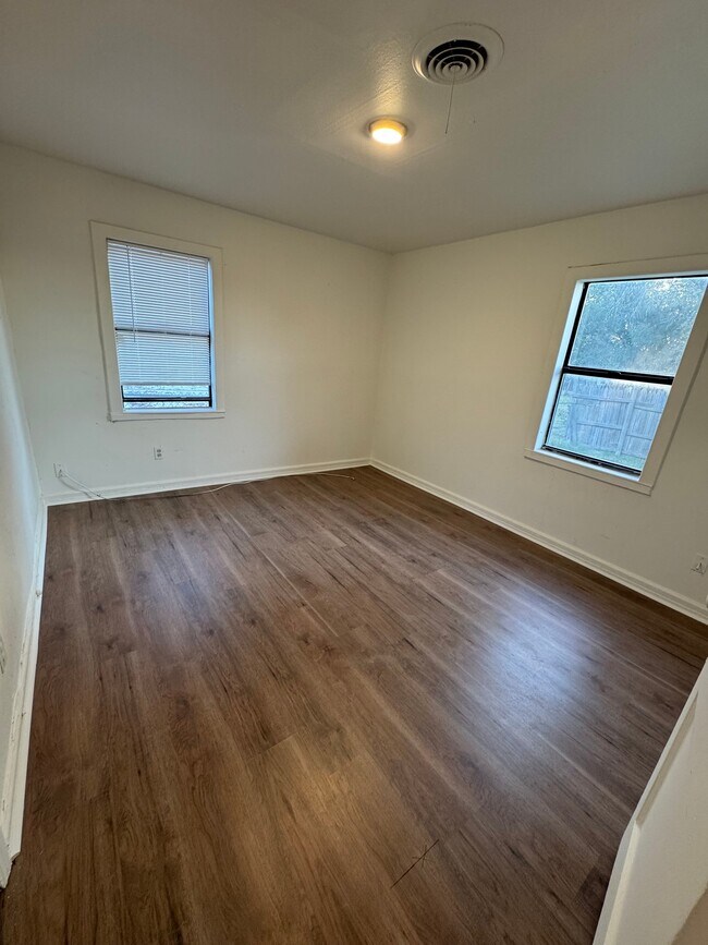 Foto del edificio - 3600 S Tyler St