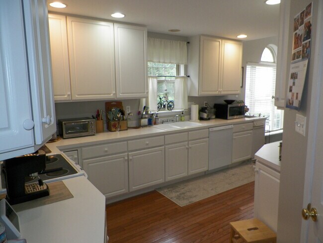 Foto del edificio - 5101 Cinnamon Ct