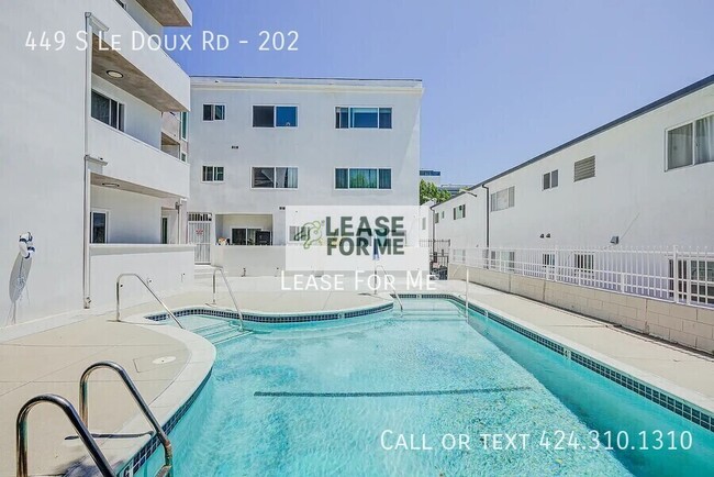 Foto del edificio - 449 Le Doux Rd