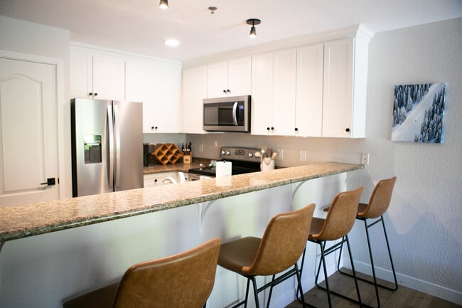 Foto del edificio - 175 Hurd Ln