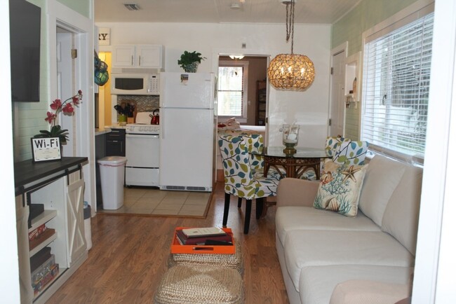 Living & Dinning - 138 Avenida de la Isla