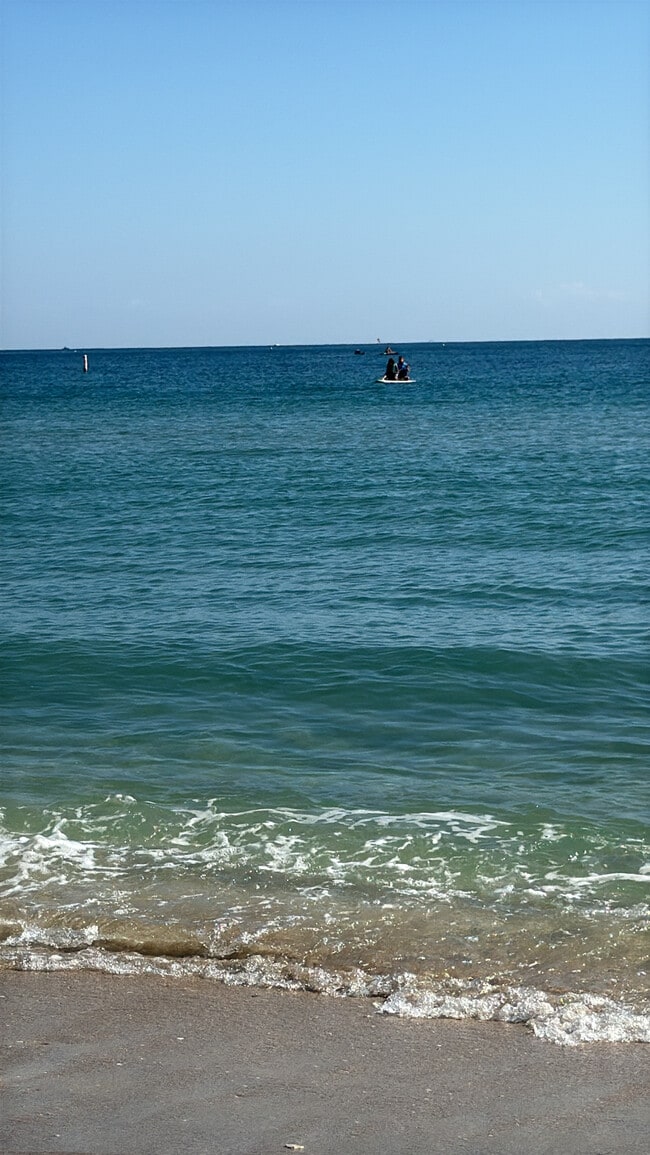 Ocean Friends - 6000 N Ocean Blvd Apartment