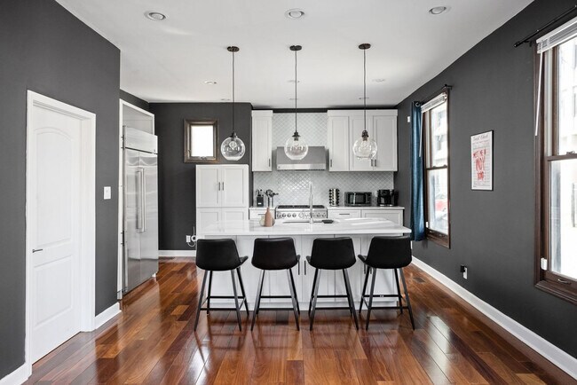 Foto del edificio - 525 E North St