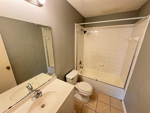 Building Photo - 8413 Sailors St