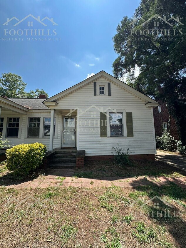 Foto principal - 1 Bedroom + Bonus Room Duplex with Storage...