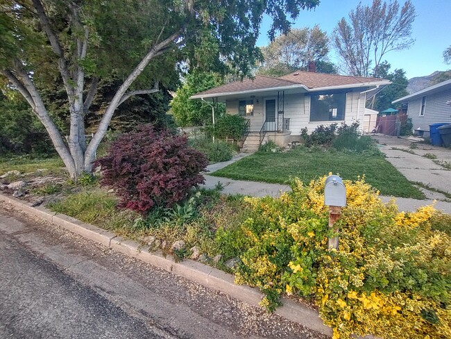 Front - 1432 Childs Ave