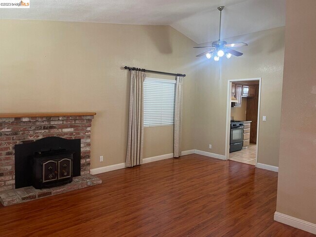 Building Photo - 4325 Chenin Ln