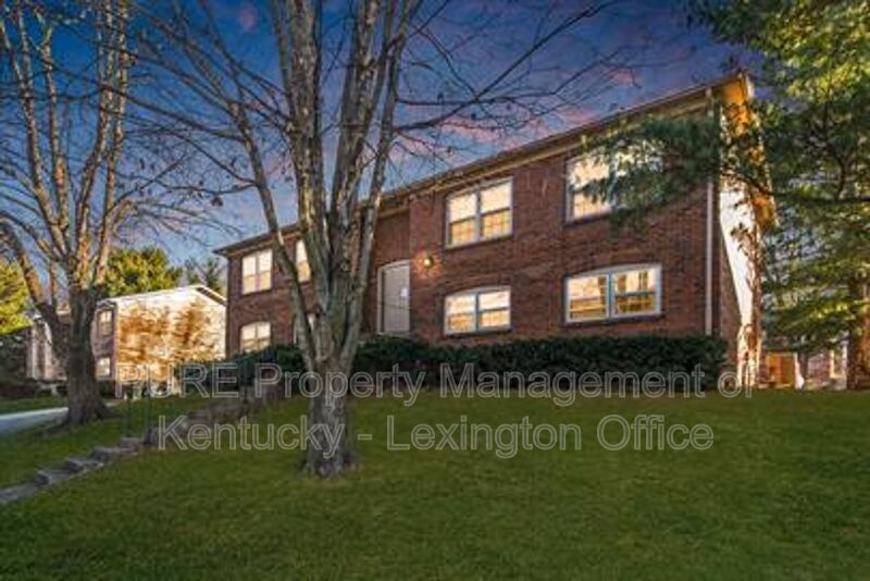 Primary Photo - 3736 Camelot Dr