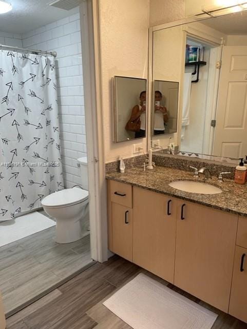 Foto del edificio - 2439 Centergate Dr