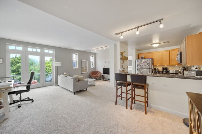 View upon Entry - 5316 Pershing Ave