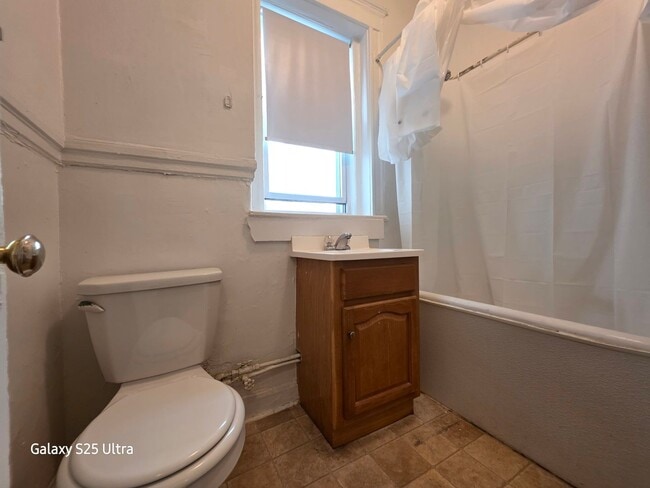 Foto del edificio - No Brokers Fee, No Security Deposit, Heat,...