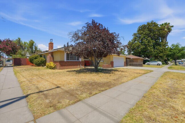 Building Photo - 2519 E Buckingham Way