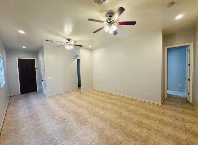 Foto del edificio - 1417 E Lupine Ave