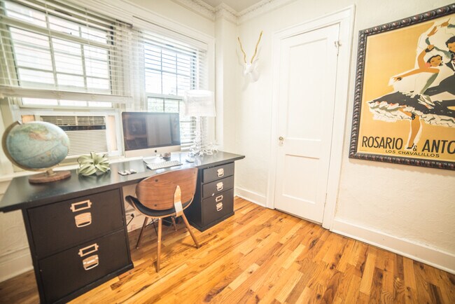 Foto del edificio - 4746 Roanoke Pkwy