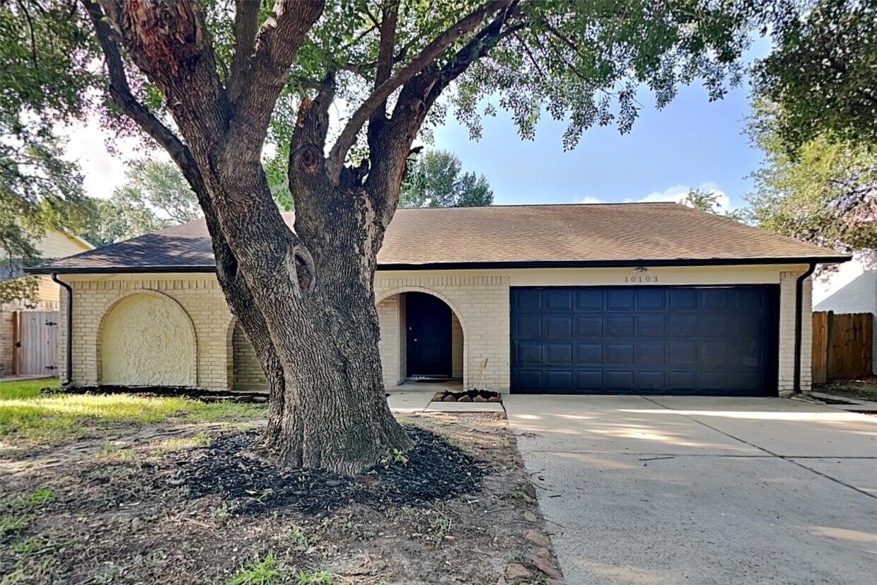 Foto principal - 10103 Golden Meadow Dr