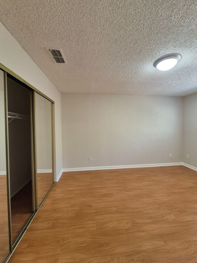 Foto del edificio - 7520 Blackthorne Way