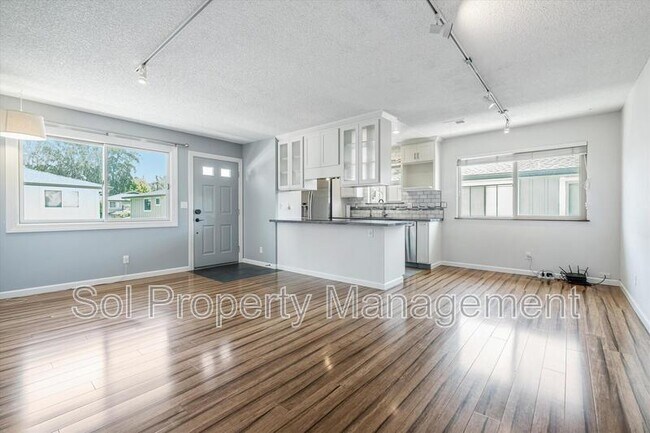 Building Photo - 925 Ponselle Ln