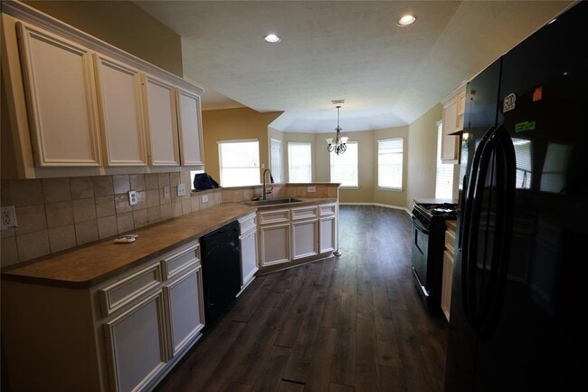 Building Photo - 2714 Cliffdale St