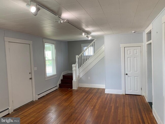 Building Photo - 4421 Wilkens Ave