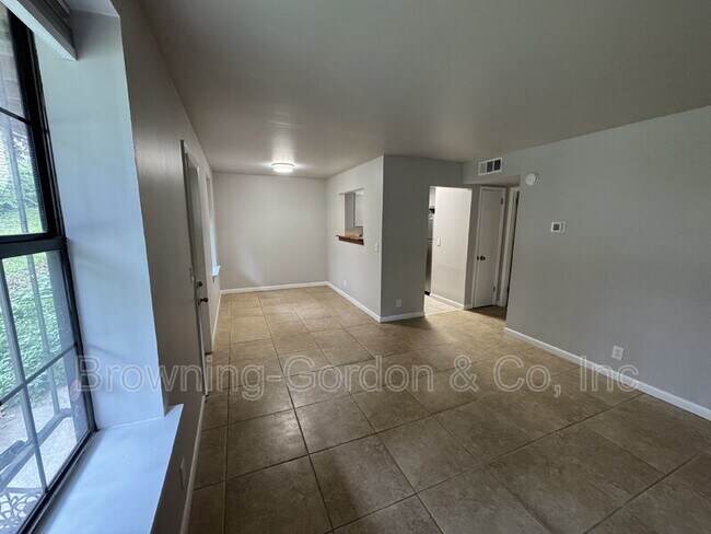 Foto del edificio - 1308 Caldwell Ave