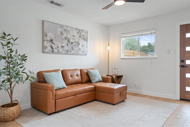 Foto del edificio - 4904 Hawk Cove
