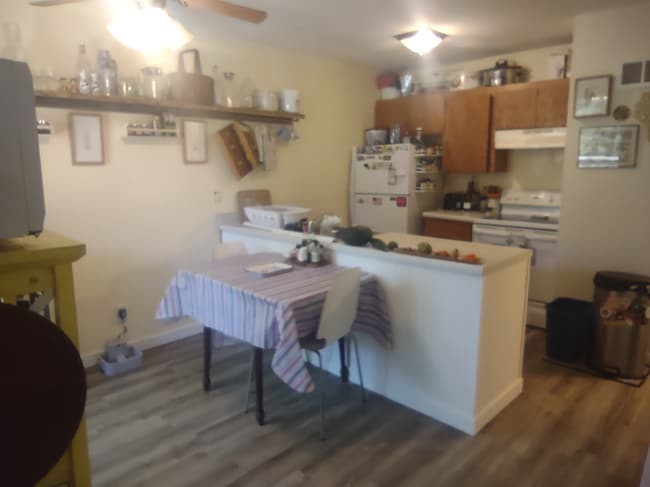 Dining Room - 403 East Bluff