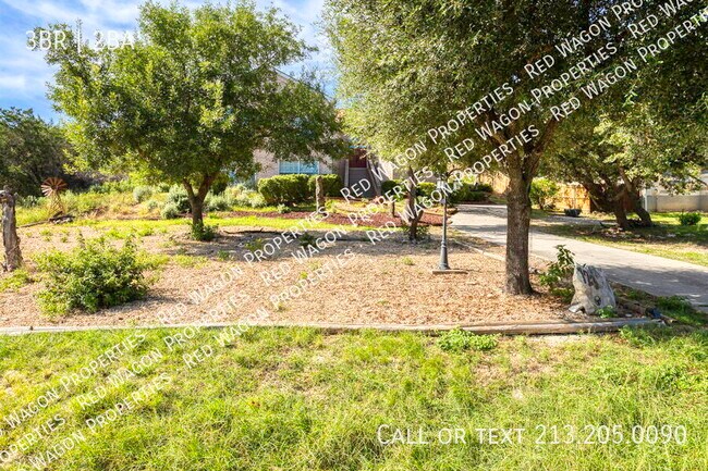 Building Photo - 723 Sendera St