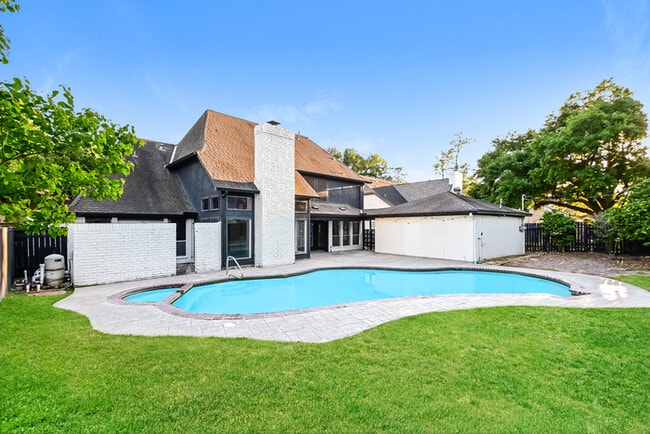 Foto del edificio - 11818 Oakcroft Dr