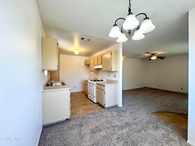 Foto del edificio - 6816 Hemp Ct