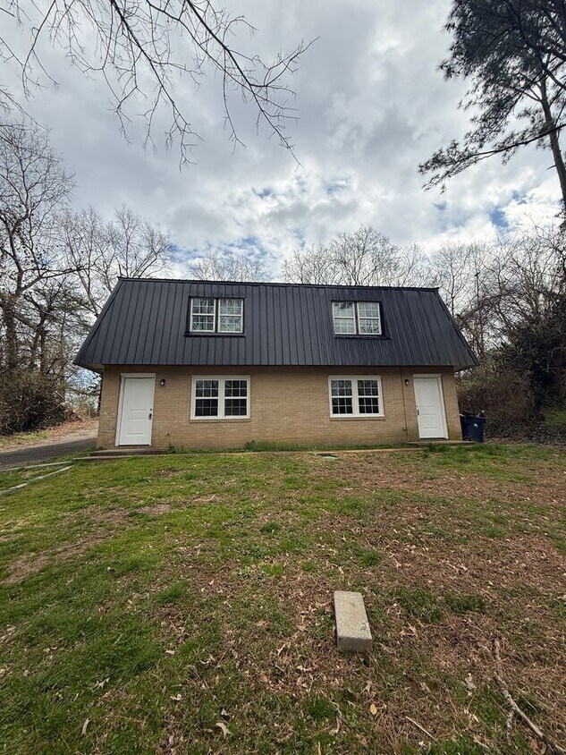 Photo - Looking for a comfortable place to call home?  take a look at  810 Schmitt Rd, Rossville, GA!