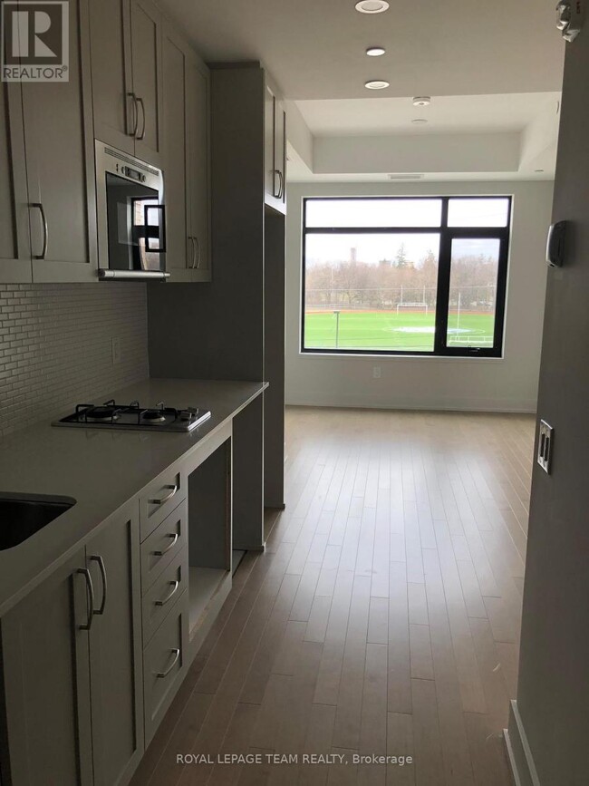 Photo du bâtiment - 60 Springhurst Ave