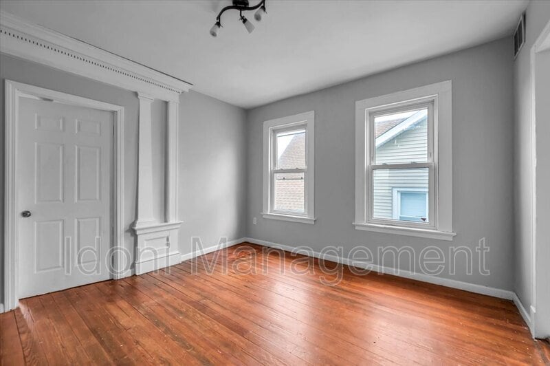 Photo - 33 Giles st, 3rd fl