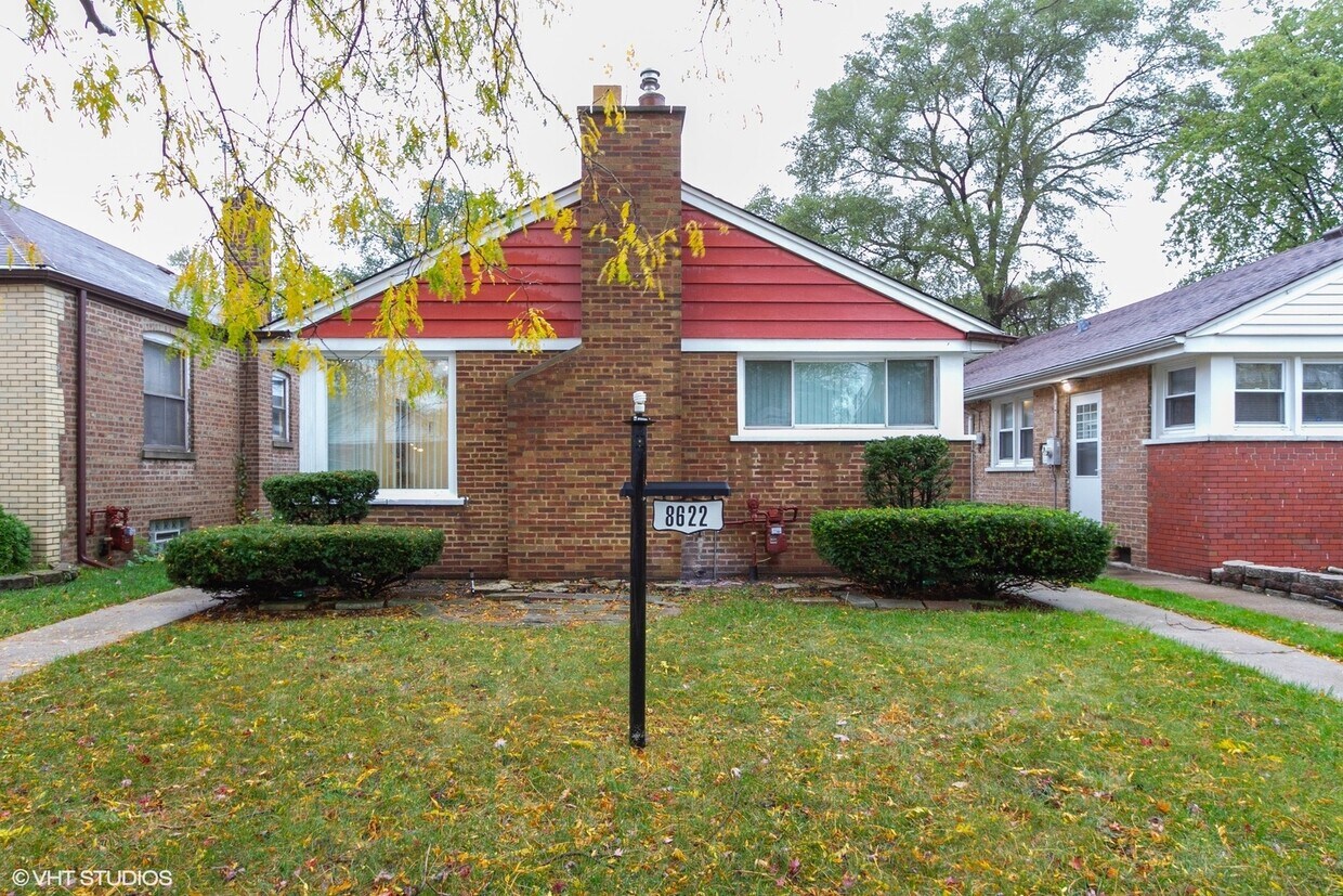 Foto principal - 8622 S Jeffery Blvd