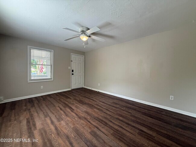 Building Photo - 509 Live Oak St