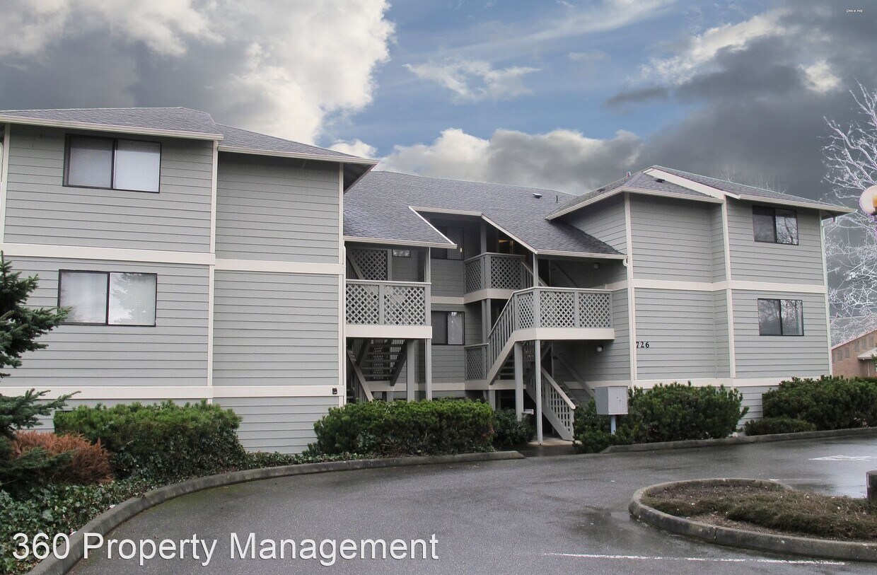 Foto principal - 726 E Whidbey Ave