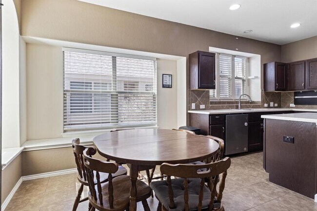 Foto del edificio - 1114 Cedar Elm Ln
